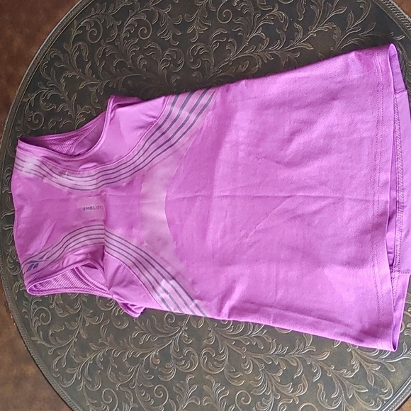 3/$40 Reebok Easy Tone Lilac Shirt Sz Med - Picture 3 of 7